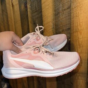 nwot puma sneakers